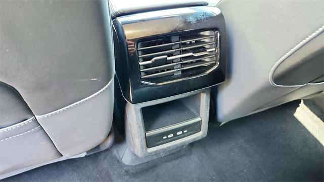 Photo of 2023 Silver Mist Volkswagen ID.4