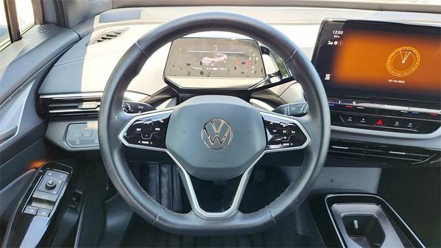 Photo of 2023 Silver Mist Volkswagen ID.4