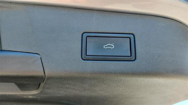 Photo of 2023 Silver Mist Volkswagen ID.4
