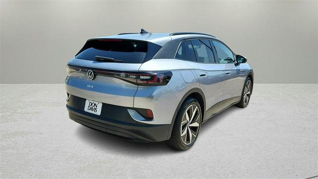 Photo of 2023 Silver Mist Volkswagen ID.4