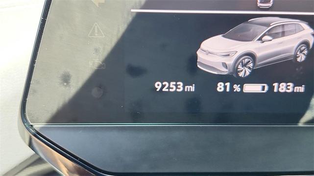 Photo of 2023 Silver Mist Volkswagen ID.4