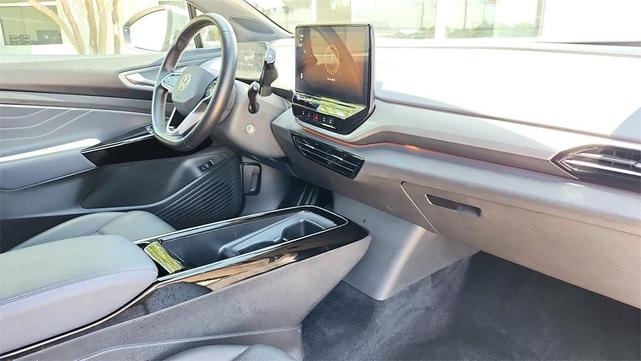 Photo of 2023 Silver Mist Volkswagen ID.4