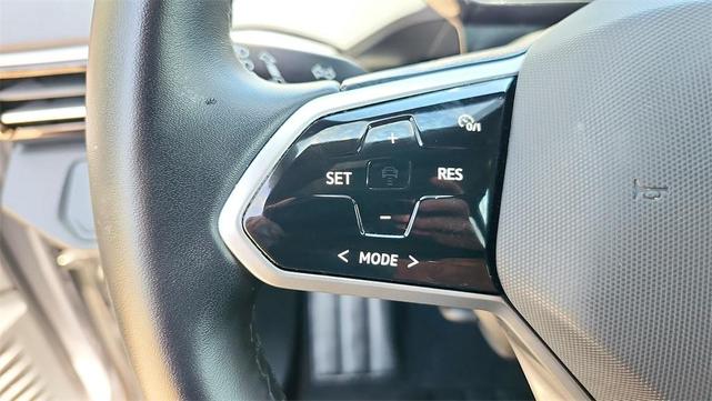 Photo of 2023 Silver Mist Volkswagen ID.4