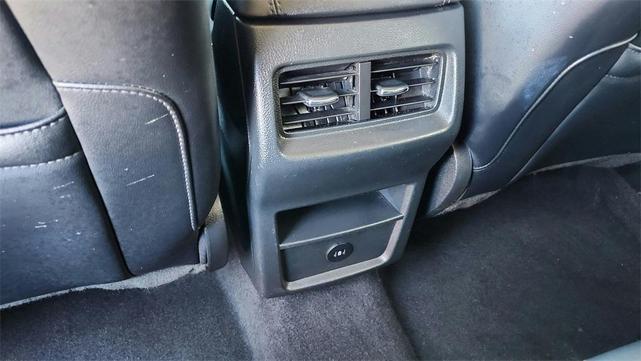 Photo of 2023 Black Metallic Ford Edge