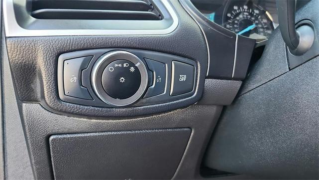 Photo of 2023 Black Metallic Ford Edge
