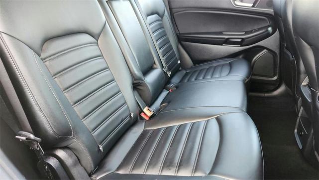 Photo of 2023 Black Metallic Ford Edge