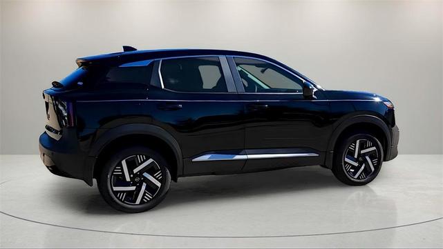 Photo of 2025 Super Black Nissan Kicks