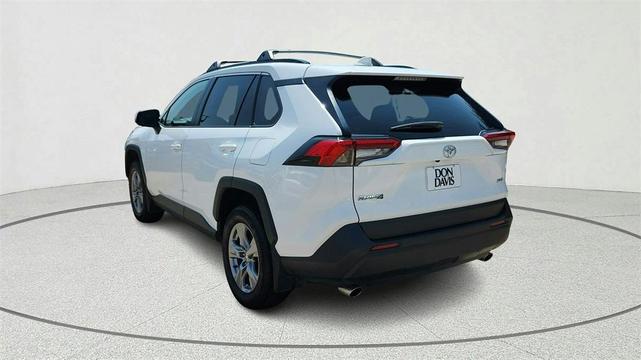 Photo of 2024 White Toyota RAV4