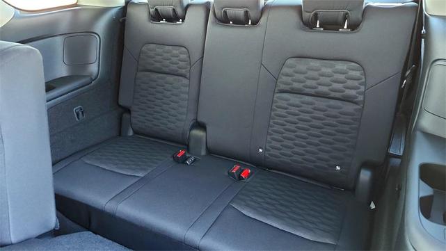 Photo of 2025 Glacier White Nissan Pathfinder