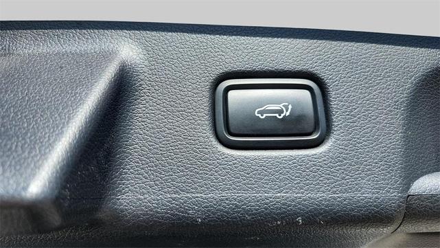 Photo of 2023 Hyper White Hyundai PALISADE