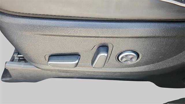 Photo of 2023 Hyper White Hyundai PALISADE