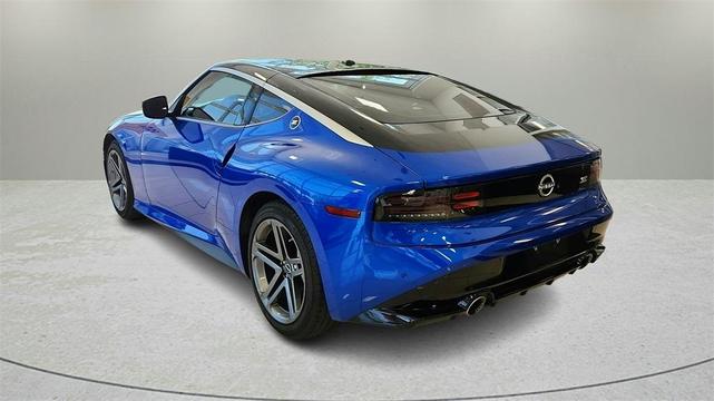 Photo of 2024 2t Blu Blk Roof Nissan Z