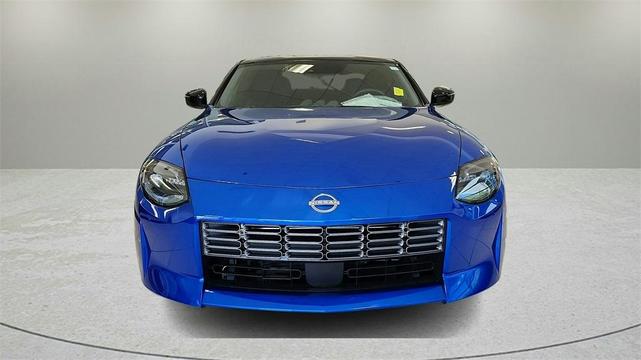 Photo of 2024 2t Blu Blk Roof Nissan Z