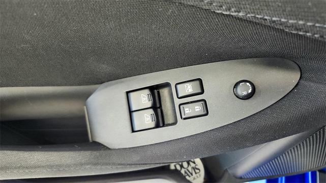 Photo of 2024 2t Blu Blk Roof Nissan Z