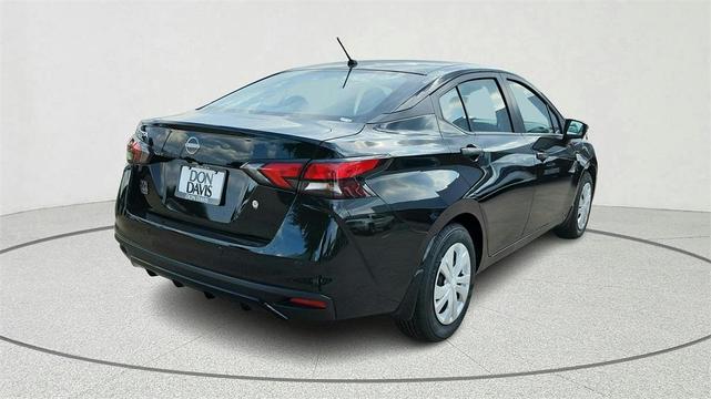 Photo of 2025 Black Nissan Versa