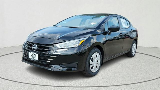 Photo of 2025 Black Nissan Versa