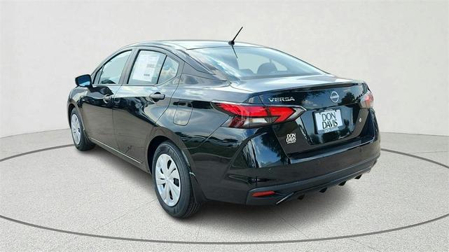 Photo of 2025 Black Nissan Versa