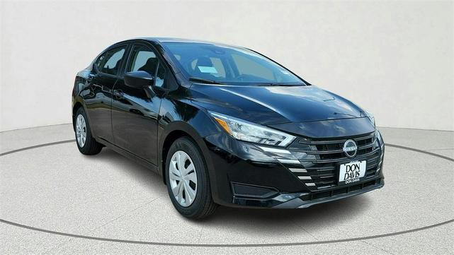 Photo of 2025 Black Nissan Versa