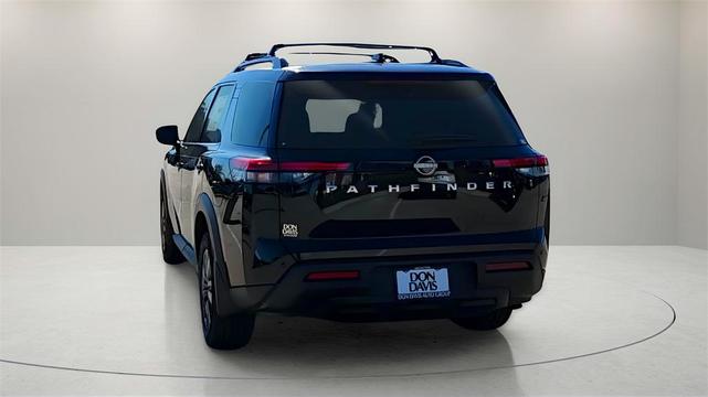 Photo of 2025 Black Nissan Pathfinder