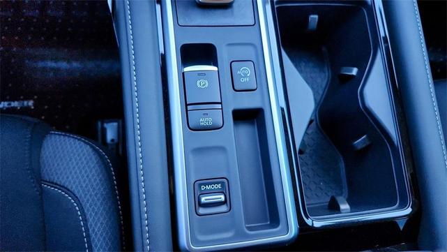 Photo of 2025 Black Nissan Pathfinder