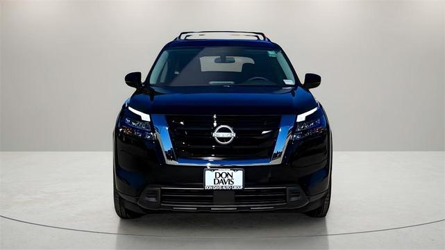 Photo of 2025 Black Nissan Pathfinder