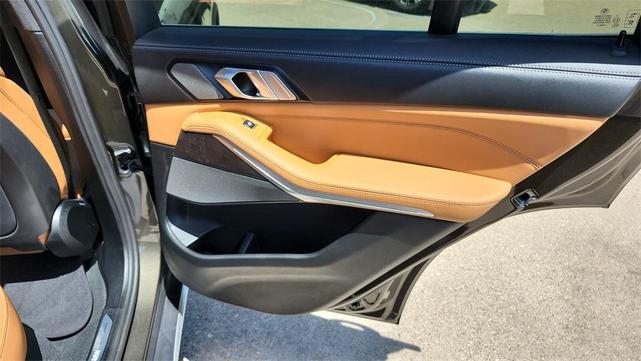 Photo of 2024 Manhattan Green Metallic BMW X5
