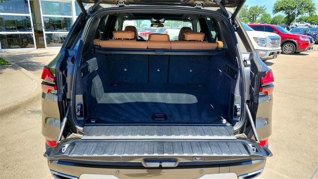 Photo of 2024 Manhattan Green Metallic BMW X5