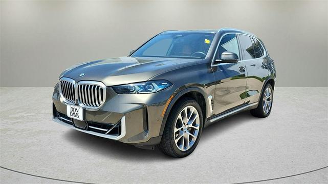 Photo of 2024 Manhattan Green Metallic BMW X5