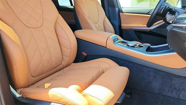 Photo of 2024 Manhattan Green Metallic BMW X5