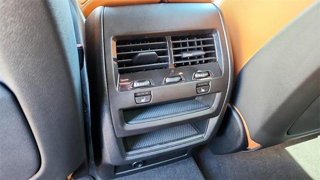 Photo of 2024 Manhattan Green Metallic BMW X5