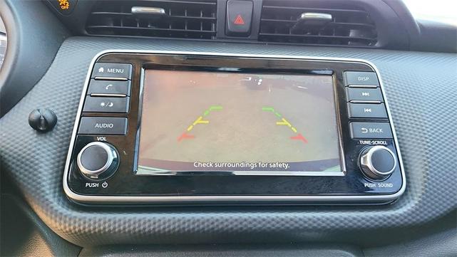 Photo of 2023 Super Black Nissan Kicks