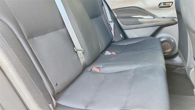 Photo of 2023 Super Black Nissan Kicks