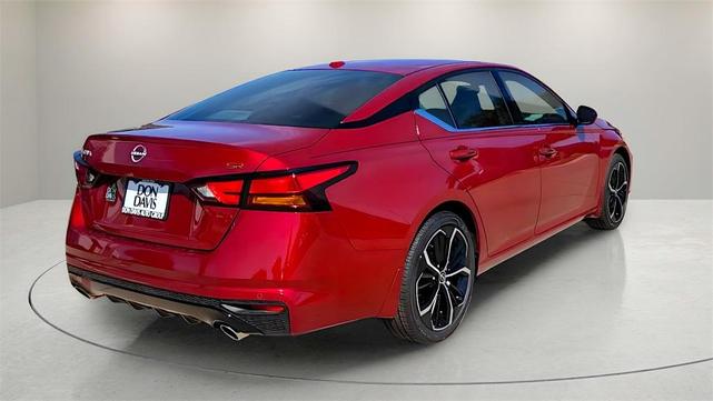 Photo of 2025 Scarlet Ember Nissan Altima
