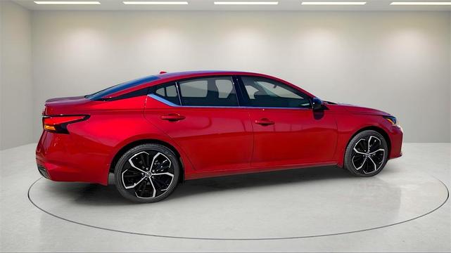Photo of 2025 Scarlet Ember Nissan Altima