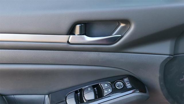 Photo of 2025 Scarlet Ember Nissan Altima