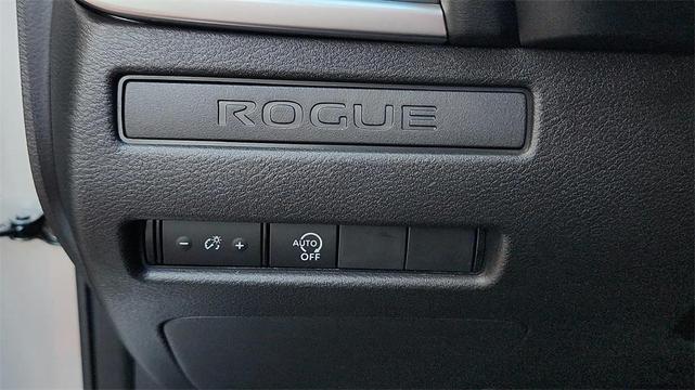 Photo of 2025 Brilliant Silver Metallic Nissan Rogue