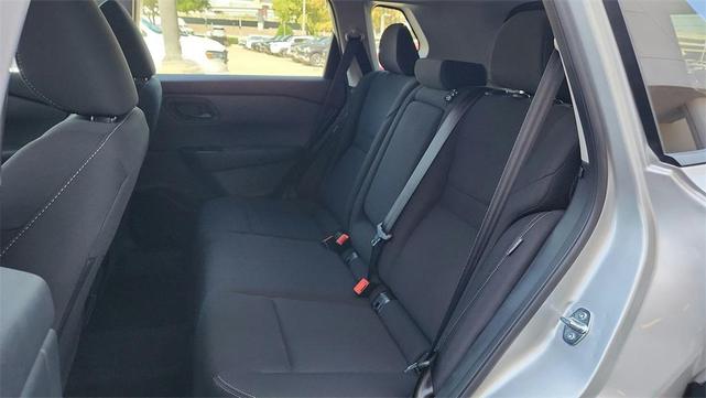 Photo of 2025 Brilliant Silver Metallic Nissan Rogue