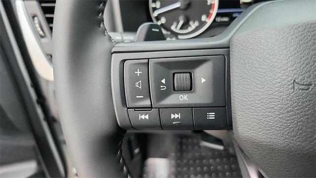 Photo of 2025 Everest White P Nissan Rogue