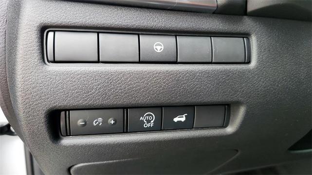 Photo of 2025 Everest White P Nissan Rogue
