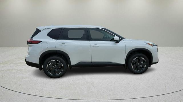 Photo of 2025 Everest White P Nissan Rogue