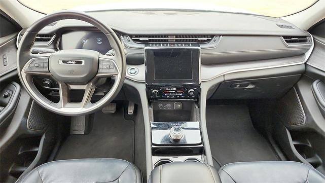 Photo of 2022 Bright White Clearcoat Jeep Grand Cherokee