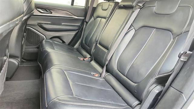 Photo of 2022 Bright White Clearcoat Jeep Grand Cherokee