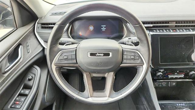 Photo of 2022 Bright White Clearcoat Jeep Grand Cherokee