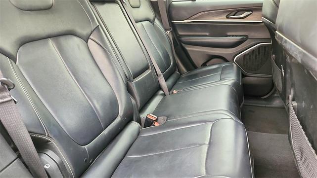 Photo of 2022 Bright White Clearcoat Jeep Grand Cherokee