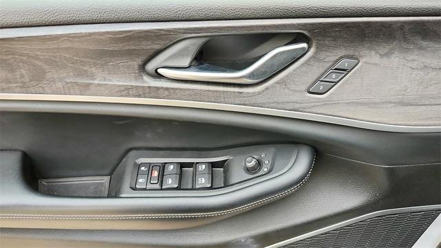 Photo of 2022 Bright White Clearcoat Jeep Grand Cherokee