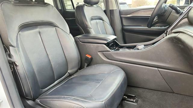 Photo of 2022 Bright White Clearcoat Jeep Grand Cherokee