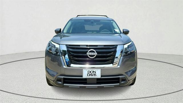 Photo of 2025 Gun Metallic Nissan Pathfinder