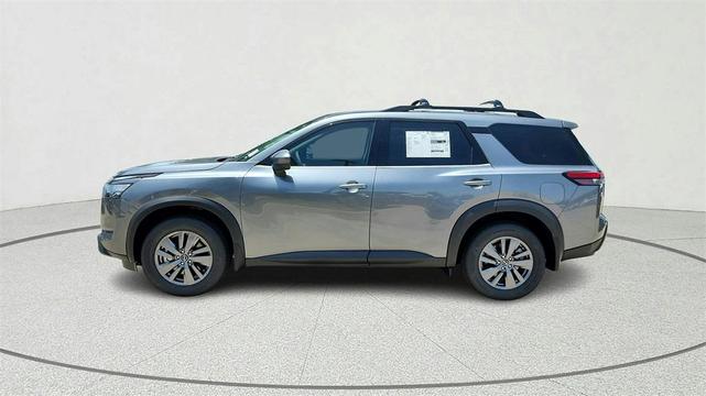 Photo of 2025 Gun Metallic Nissan Pathfinder