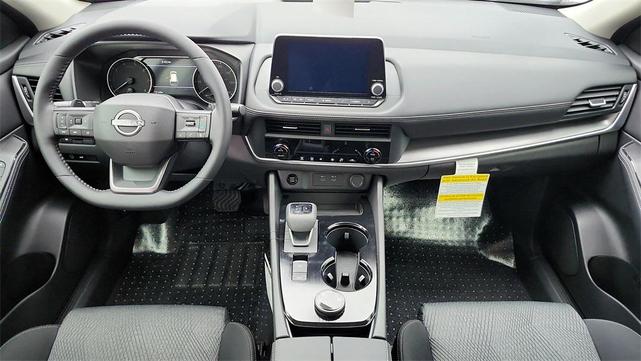 Photo of 2025 Everest White P Nissan Rogue