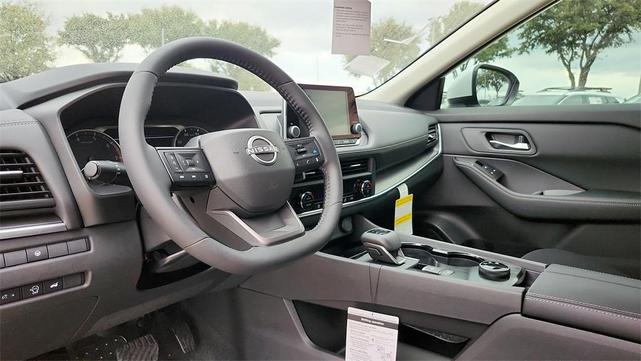 Photo of 2025 Everest White P Nissan Rogue